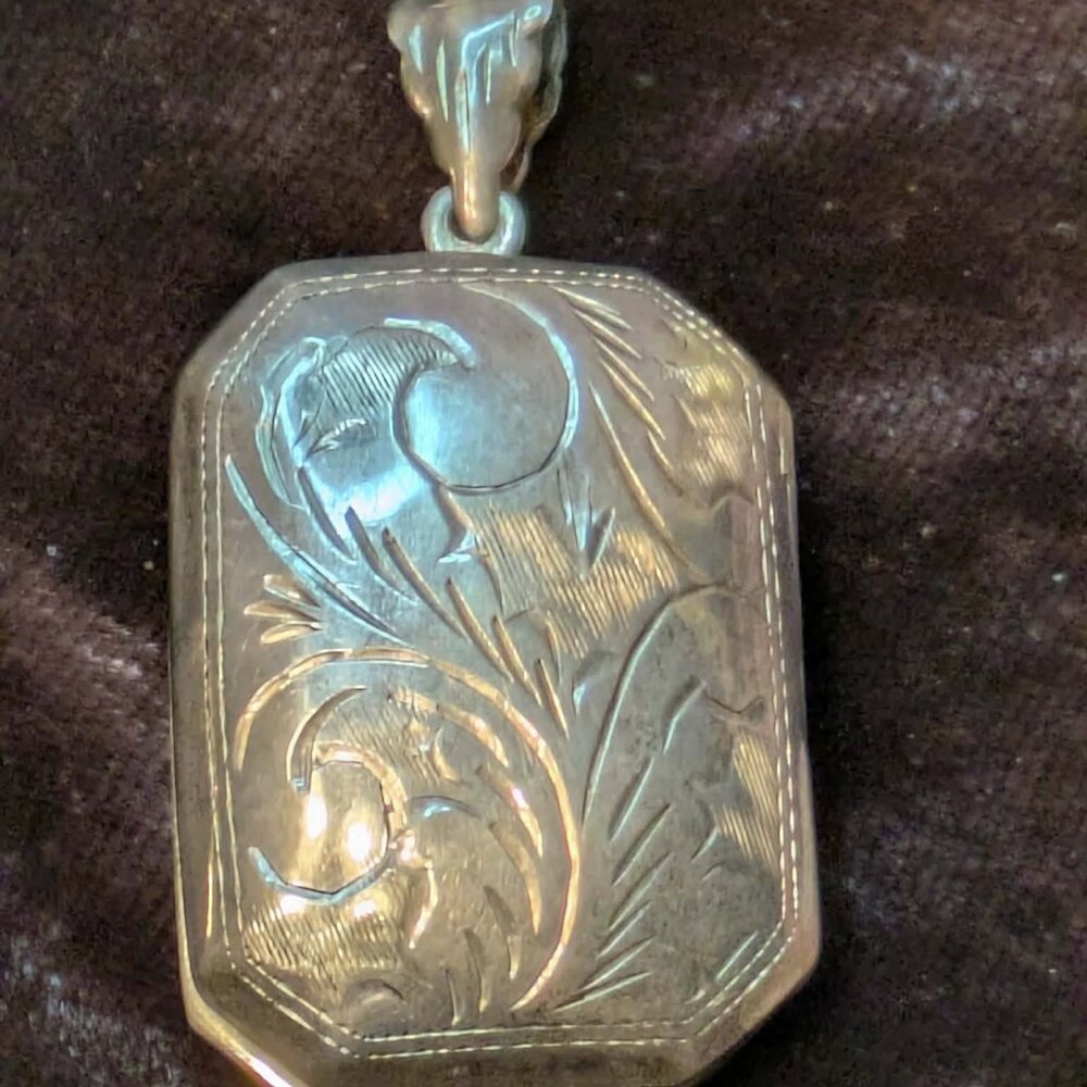 Rectangular Sterling Silver Locket. Easy To Open.… - image 1